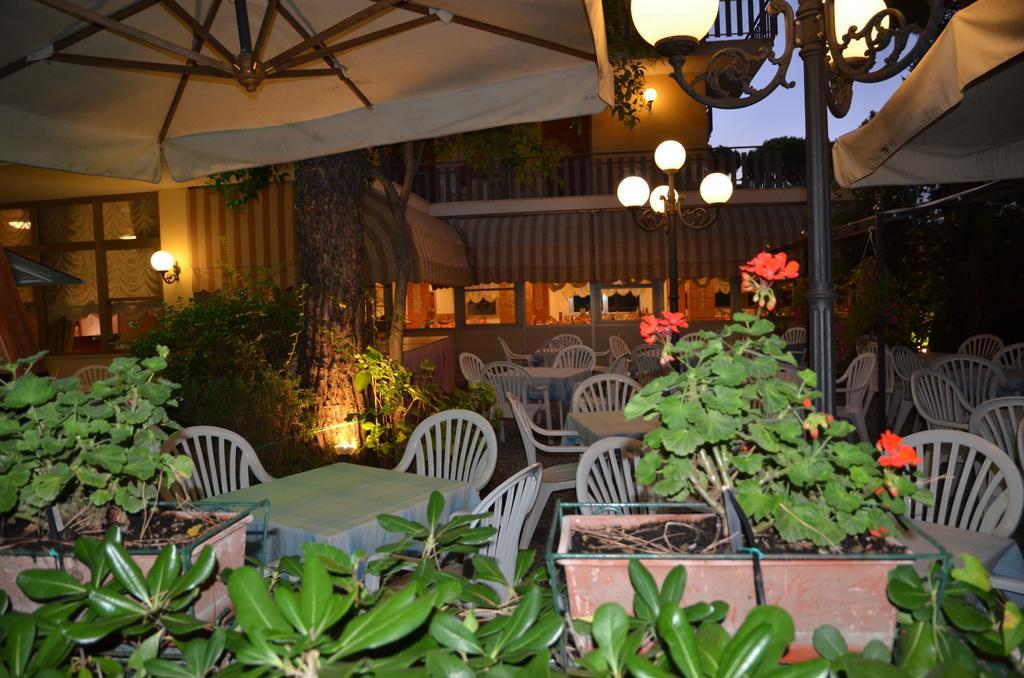 Hotel Monique Cervia Exterior photo