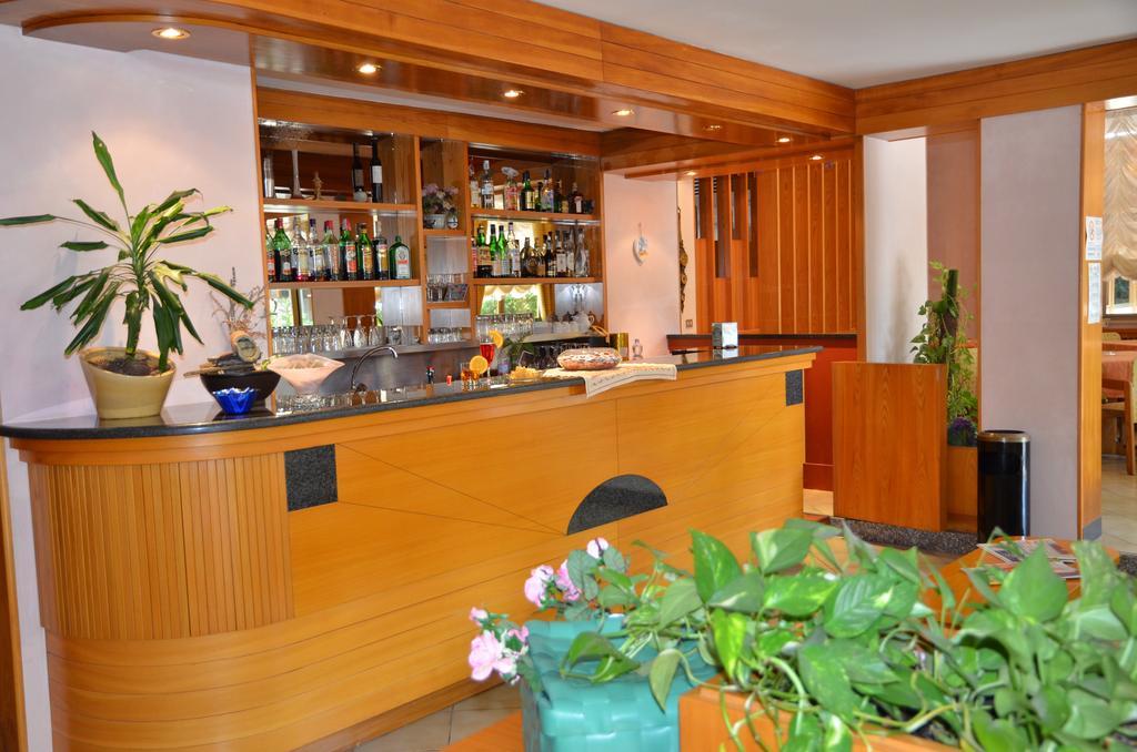 Hotel Monique Cervia Exterior photo