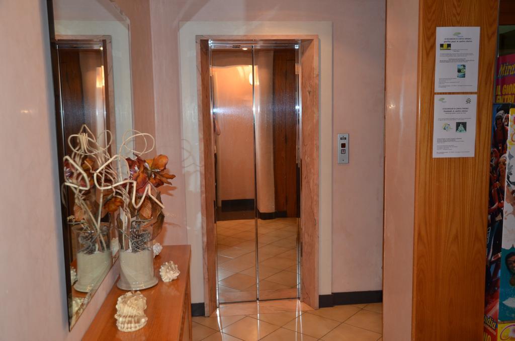Hotel Monique Cervia Exterior photo