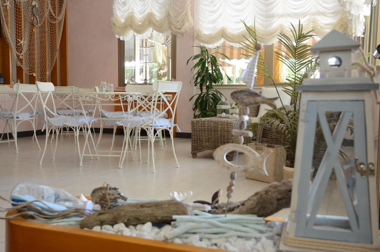 Hotel Monique Cervia Exterior photo
