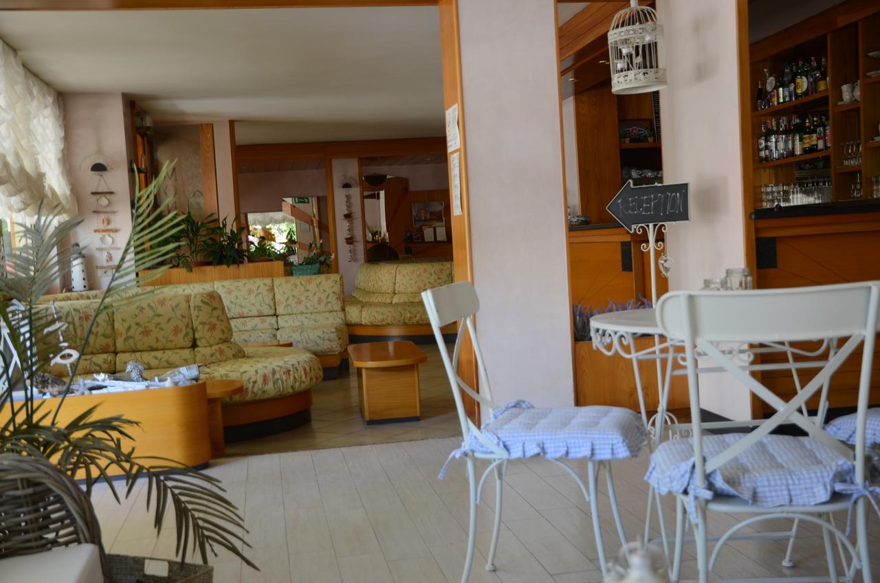 Hotel Monique Cervia Exterior photo